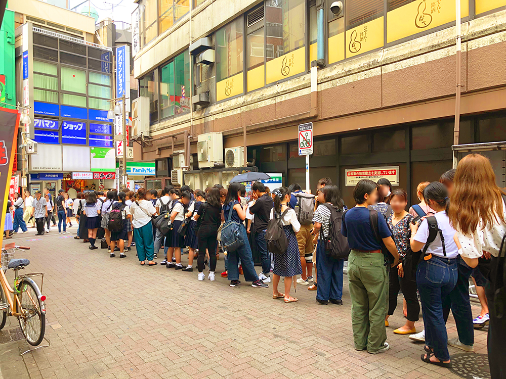 2019年6月28日新大久保で大人気のタピオカドリンク専門店『茶加匠』の吉祥寺店いよいよオープン！初日の大行列1/3