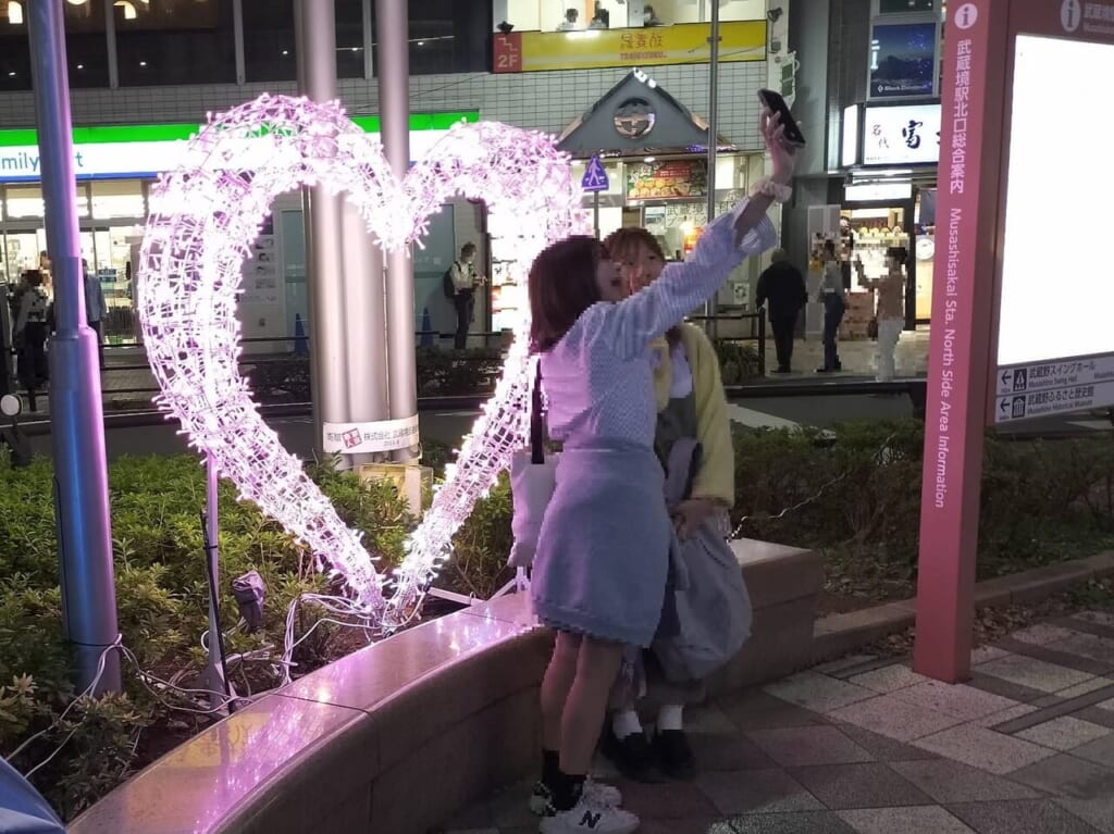 武蔵境イルミネーションのピンクのハート