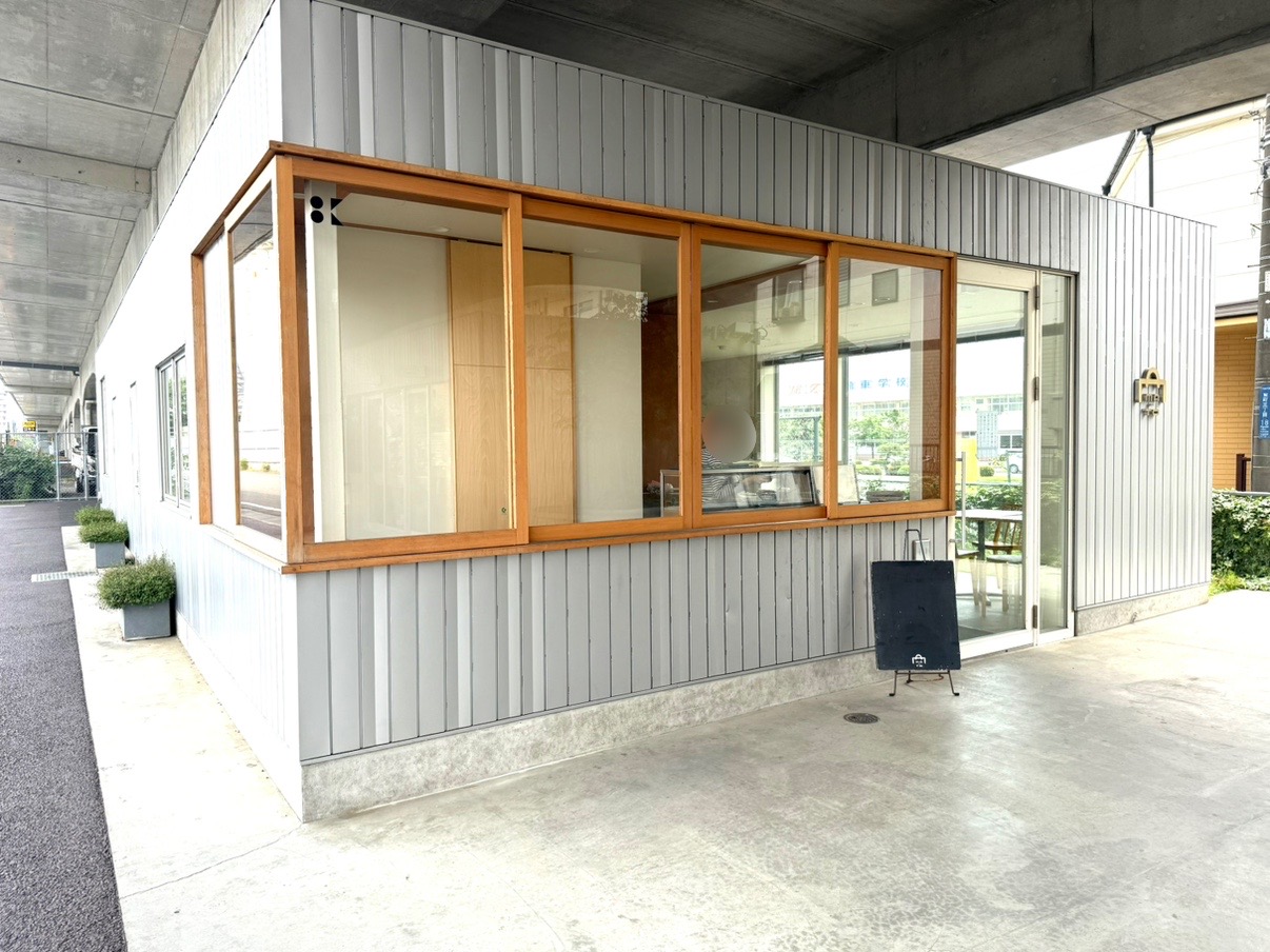 東小金井駅高架下のシェアキッチン外観です