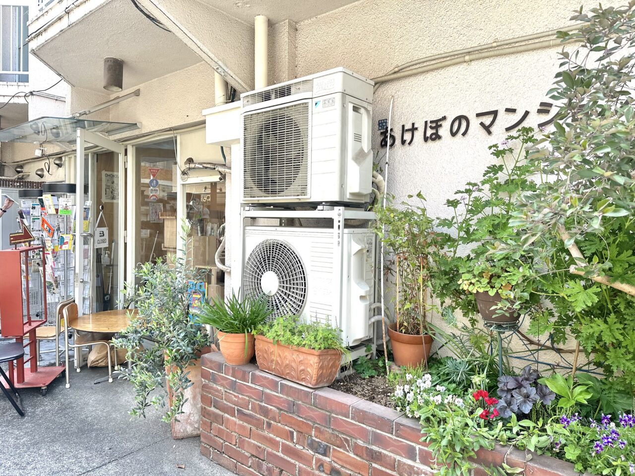 吉祥寺「ブックマンション」のあるあけぼのマンションの外観です