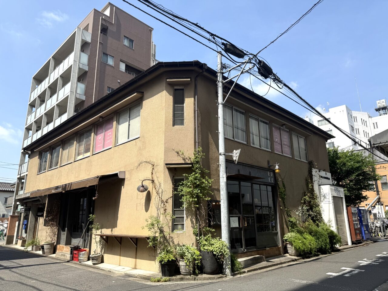 Boulangerie Bistro EPEEの入っている建物です