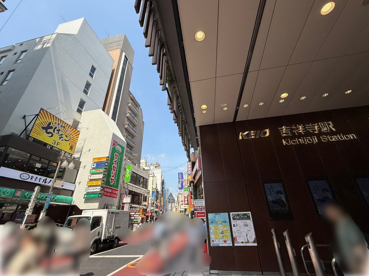 ルノアールのできる吉祥寺駅南口の様子です