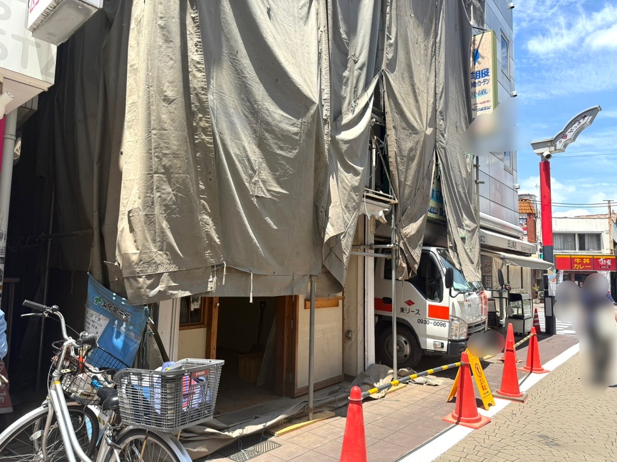 THE 100 STORES 武蔵境すきっぷ通り店近隣のオレンジテラ武蔵境店工事外観です