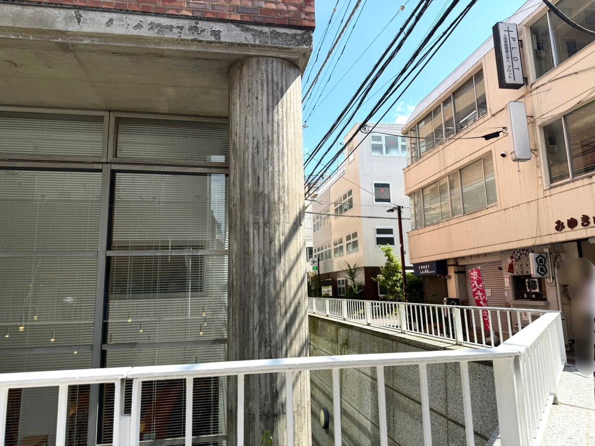 じいじとばあばのそばは武蔵野市立吉祥寺図書館裏にありました