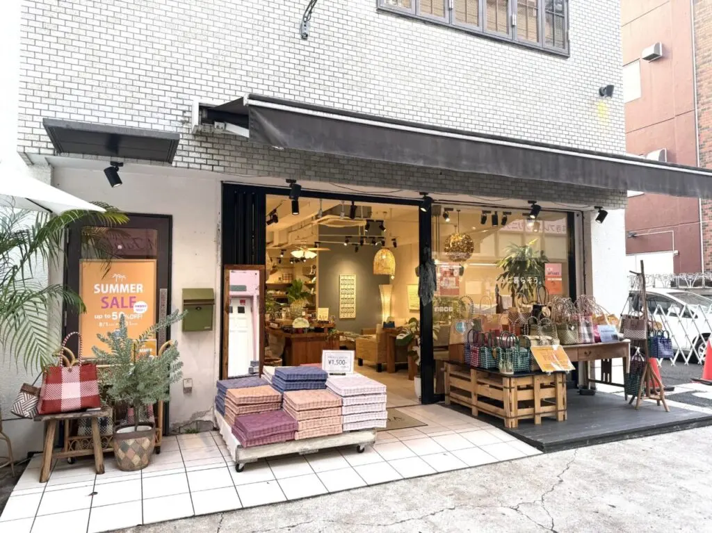 アジアン雑貨店KAJAの外観
