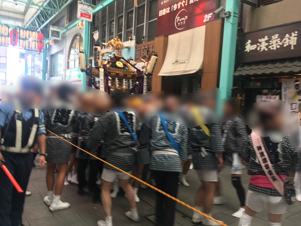 吉祥寺秋まつりの2019年開催時の後ろ姿です