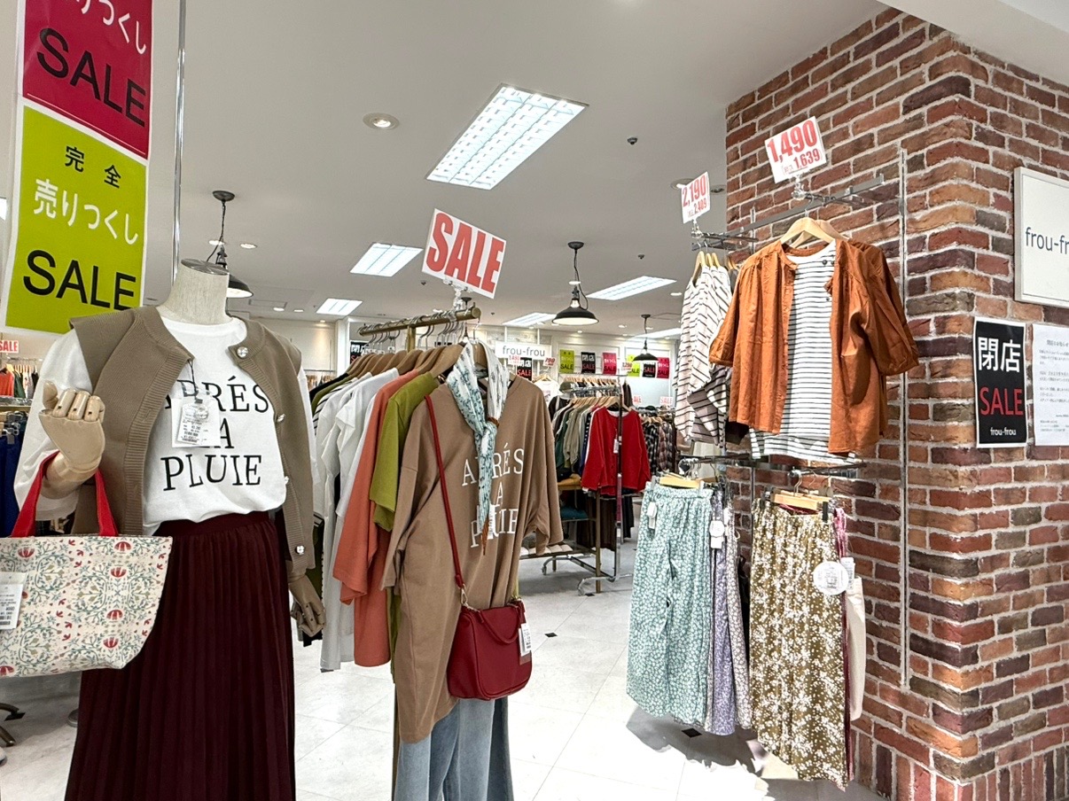 夏物もまだあるフロウフロウ武蔵境店