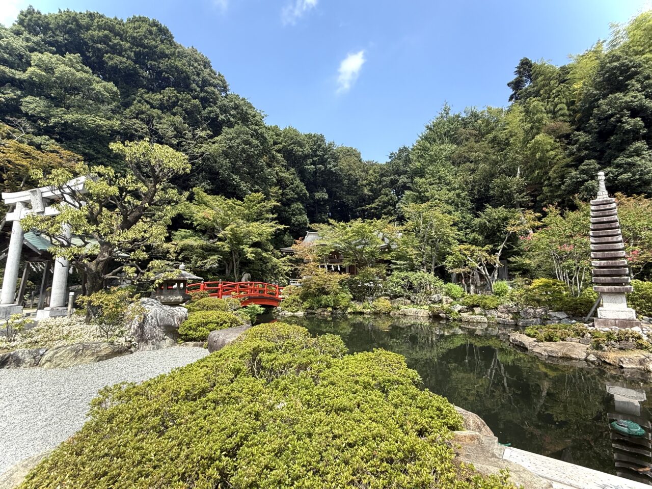 小金井市の貫井神社の全景