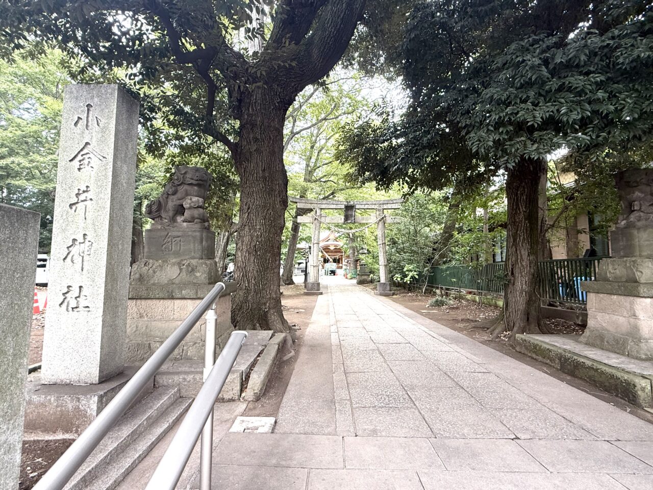 小金井神社の入り口