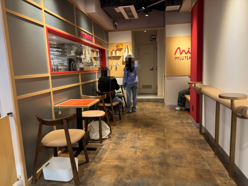 落ち着いた雰囲気のイートインスペース